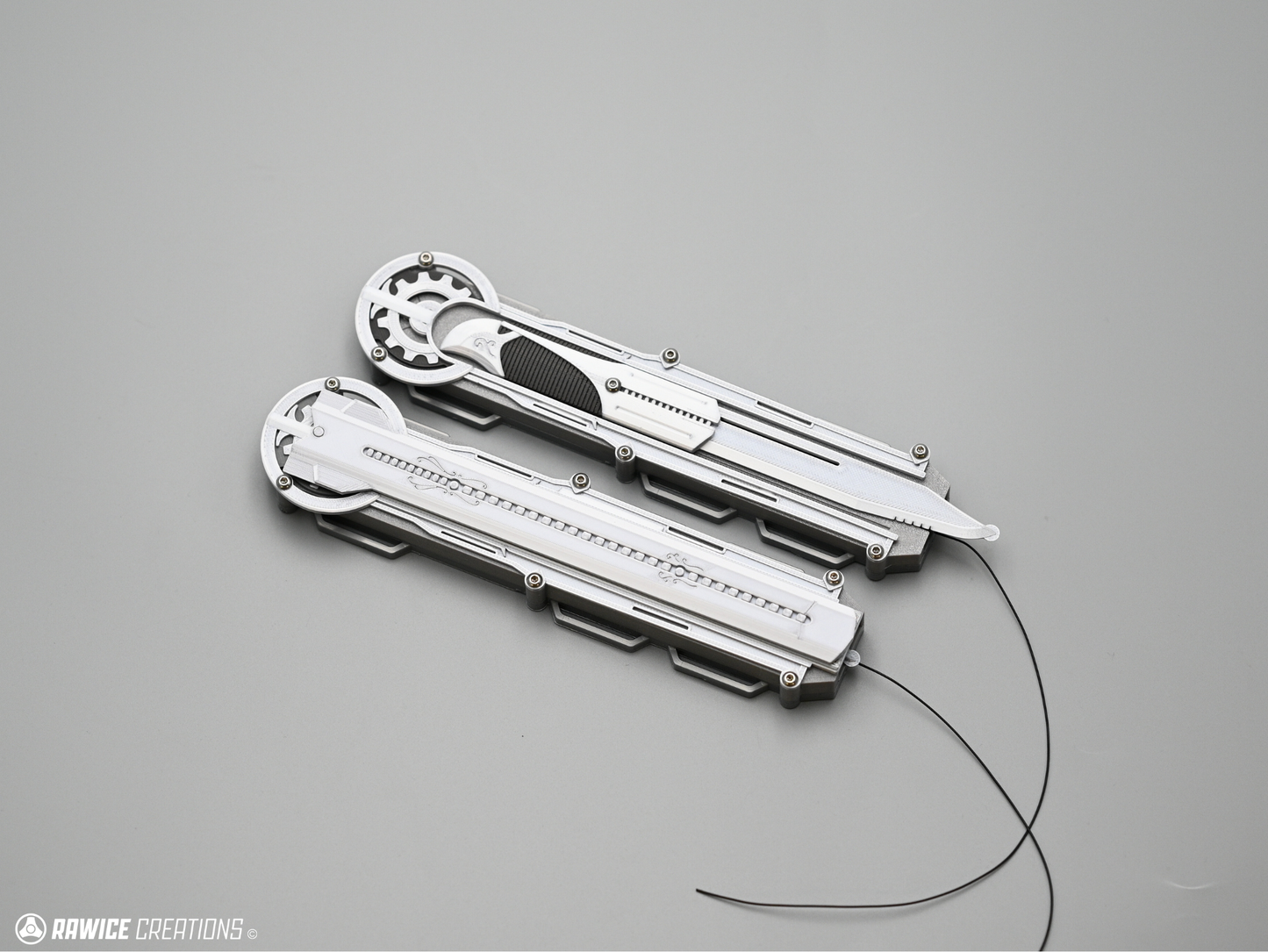 RAWICE CREATIONS V2 Assassin's AC III Haytham Kenway Hidden Blades (Blade Pair)