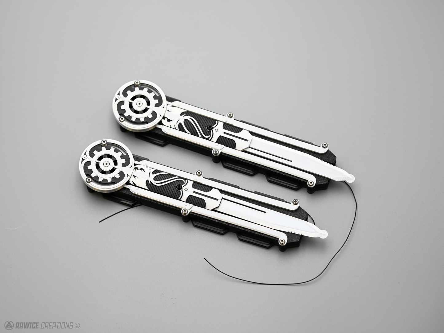 V2 Assassin's AC III Connor Kenway Pivot Hidden Blades (Blade PAIR)
