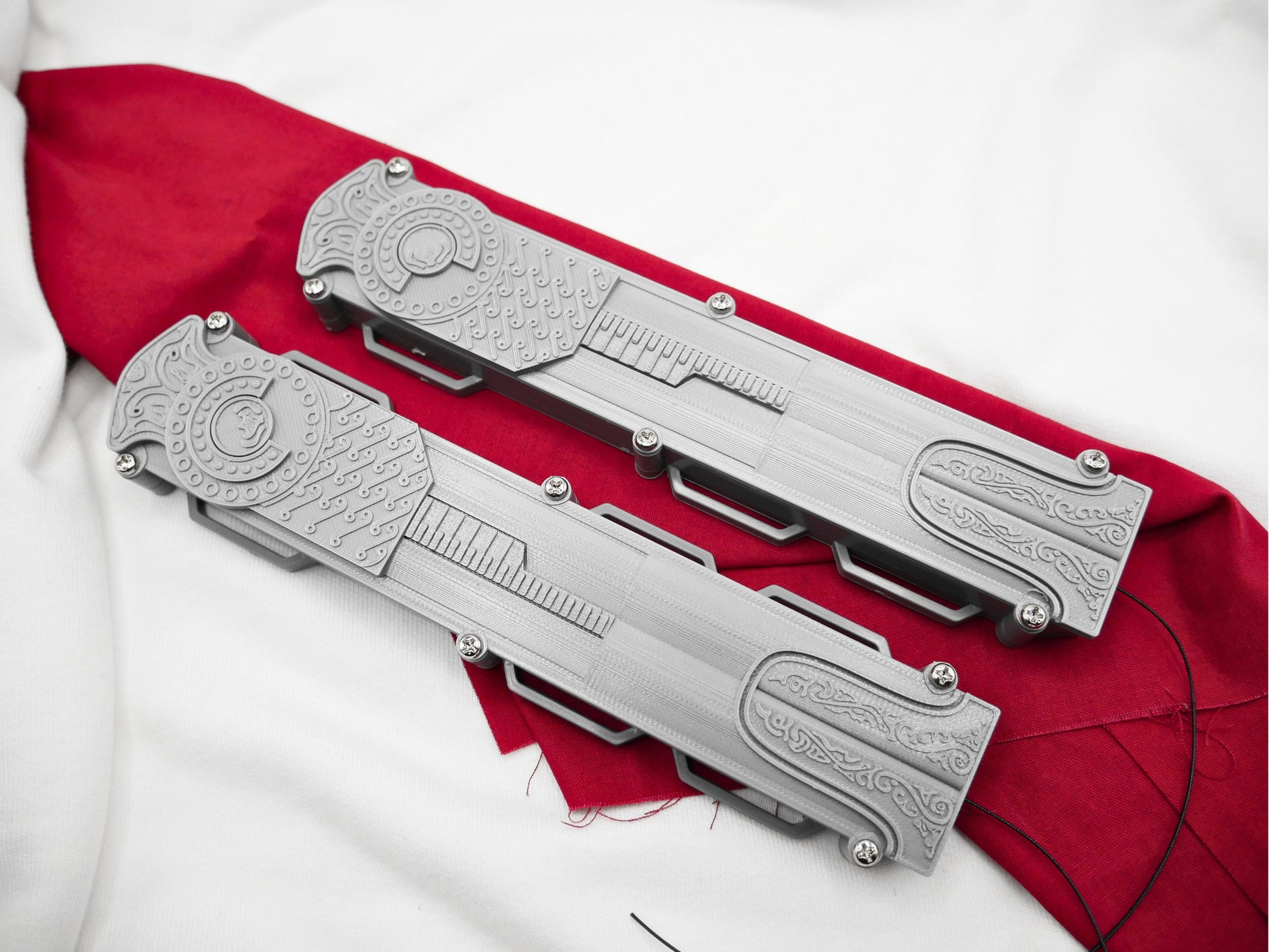 RAWICE CREATIONS V2 Assassin's Dual Brotherhood Ezio Auditore Hidden Blades (Grey Pair)