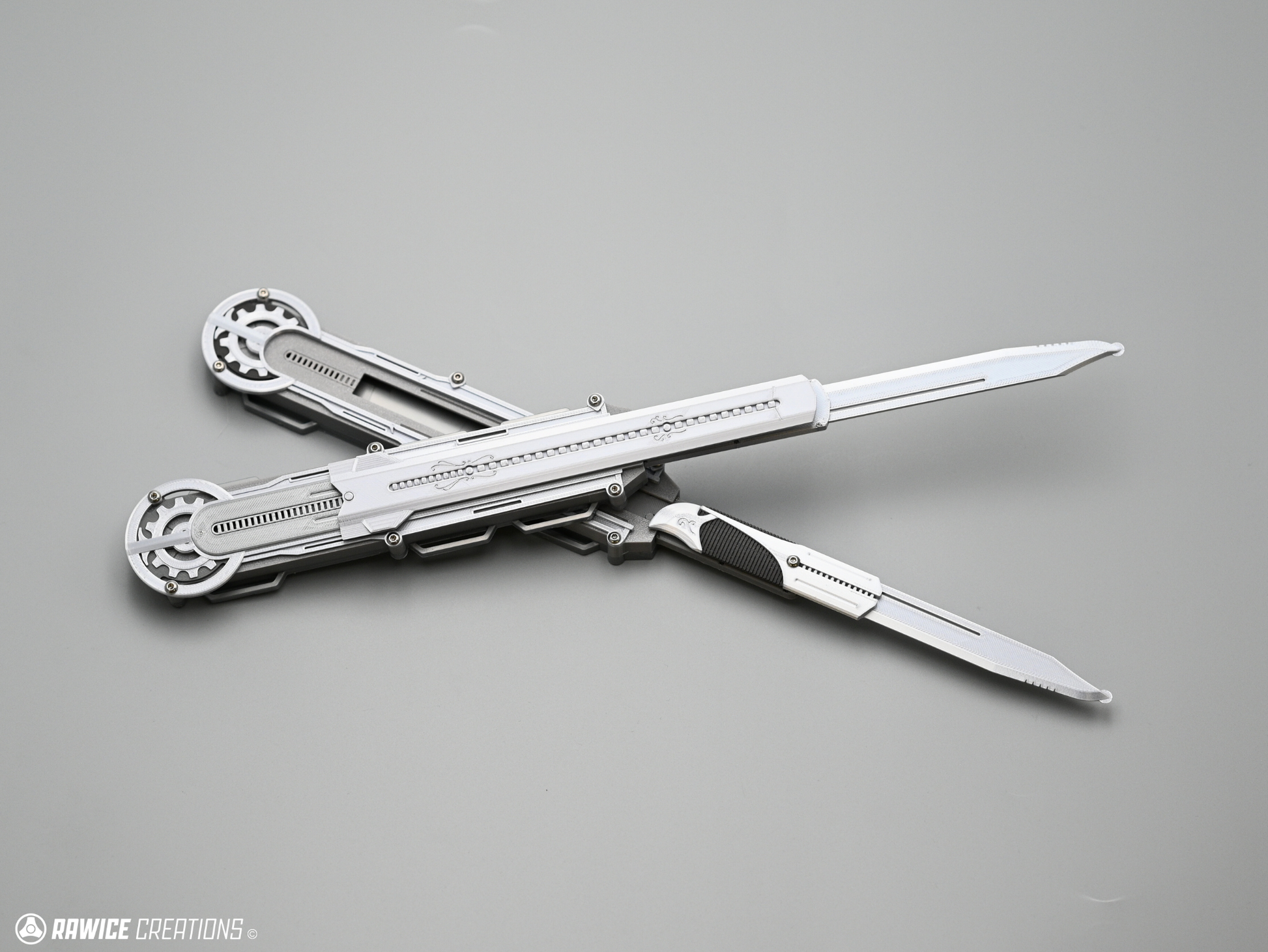 RAWICE CREATIONS V2 Assassin's AC III Haytham Kenway Hidden Blades (Blade Pair)