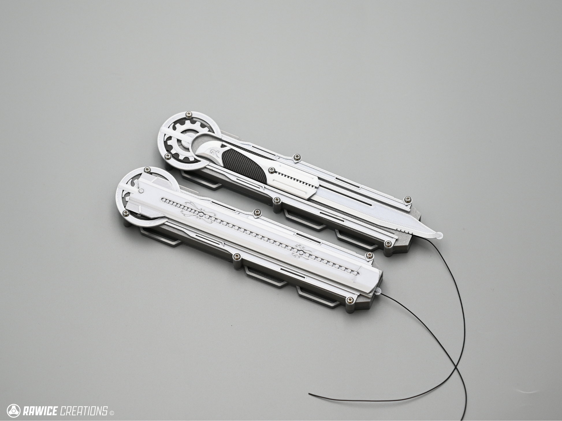 RAWICE CREATIONS V2 Assassin's AC III Haytham Kenway Hidden Blades (Blade Pair)