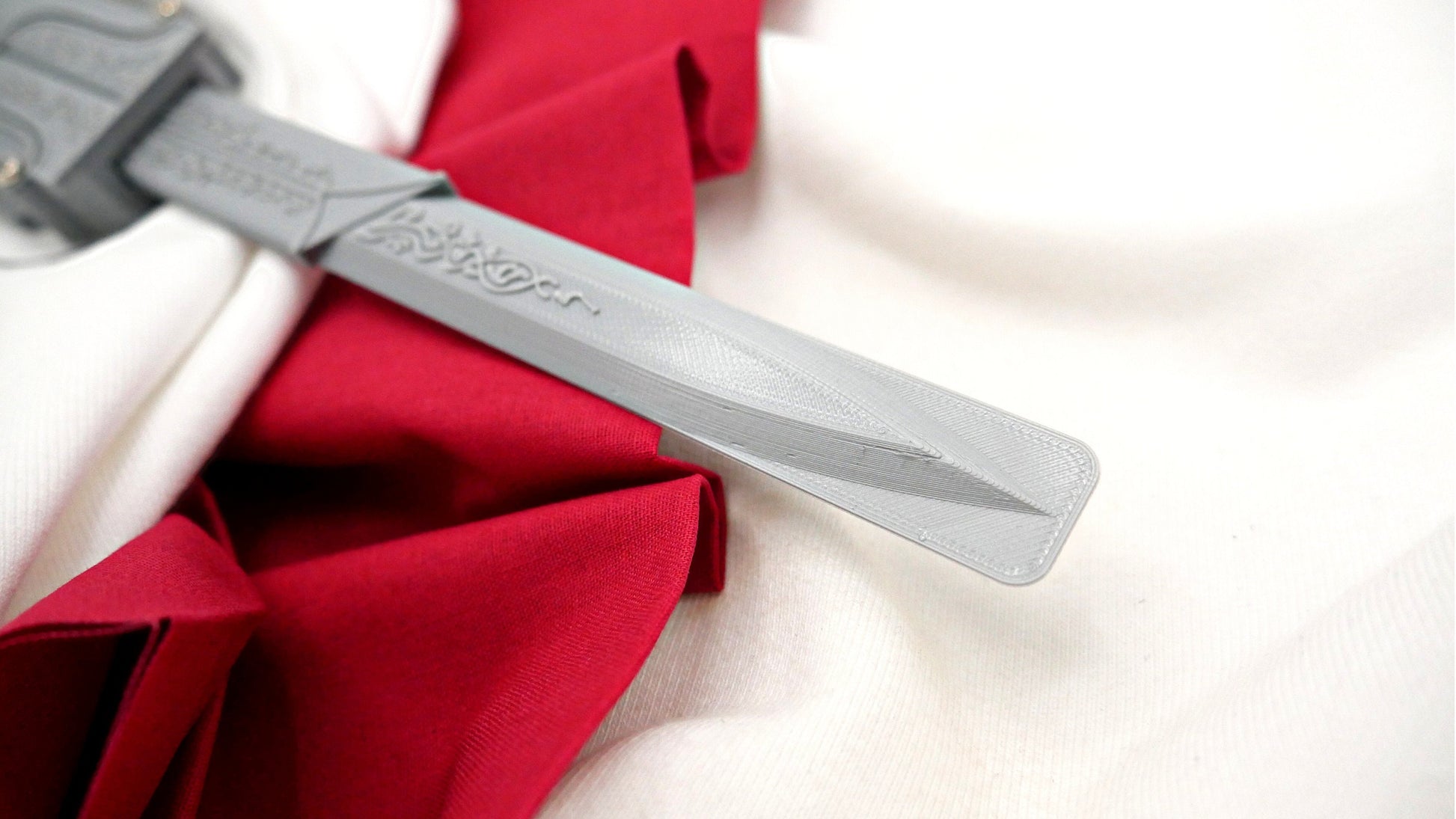 V2 Assassin's Brotherhood Ezio Auditore Hidden Blade (Grey)